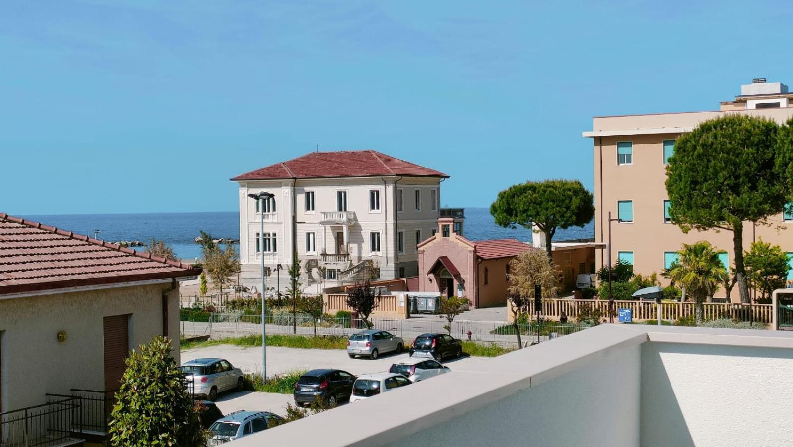 Villa Borghesi Suites Fronte Mare リミニ エクステリア 写真
