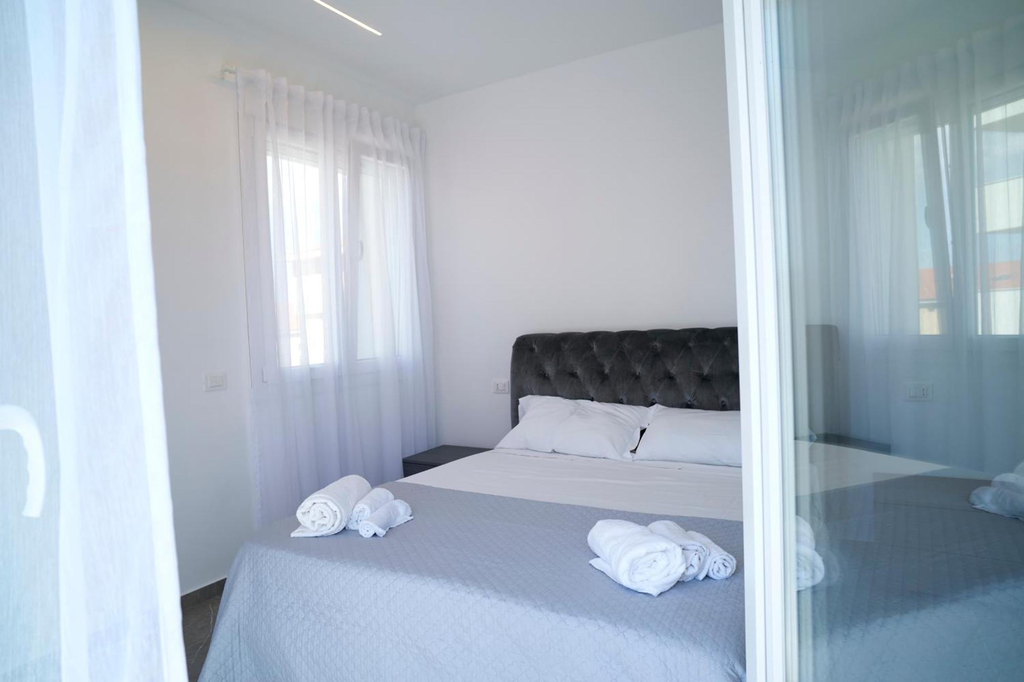Villa Borghesi Suites Fronte Mare リミニ エクステリア 写真