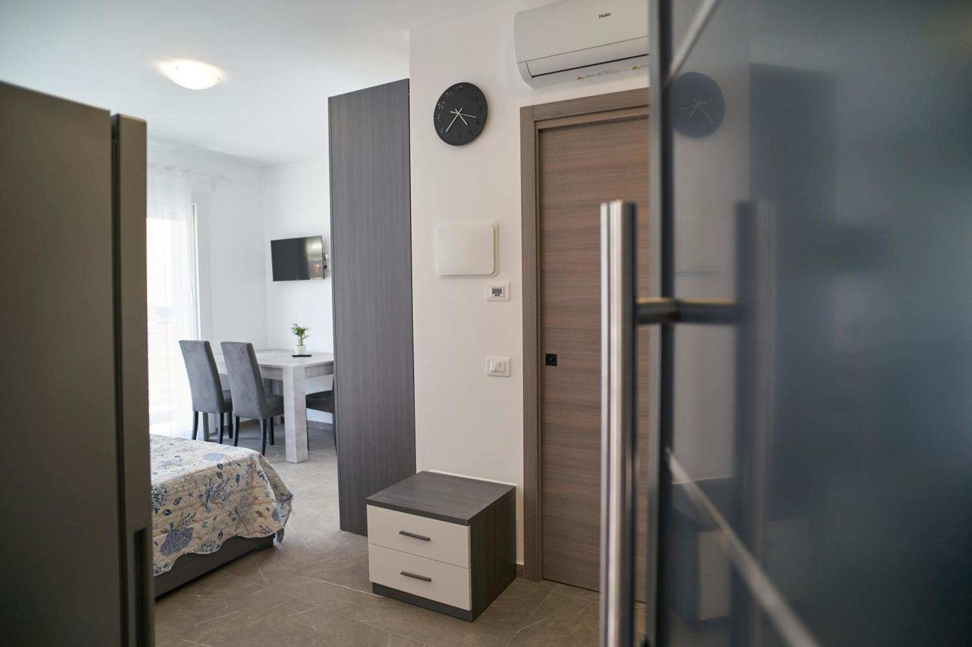 Villa Borghesi Suites Fronte Mare リミニ エクステリア 写真