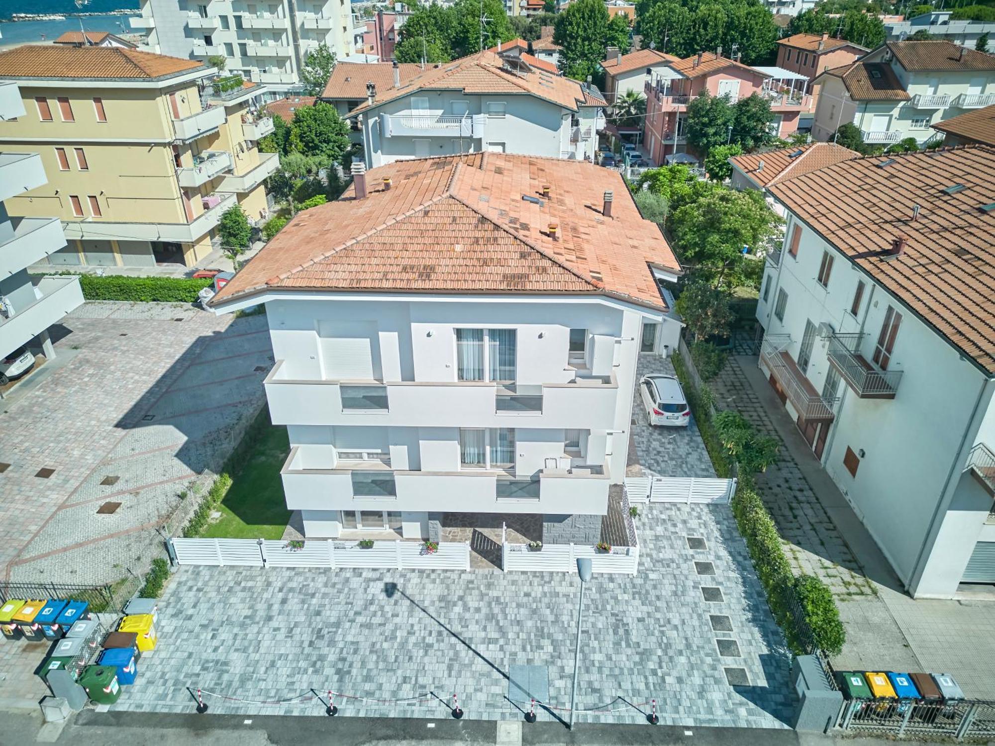 Villa Borghesi Suites Fronte Mare リミニ エクステリア 写真