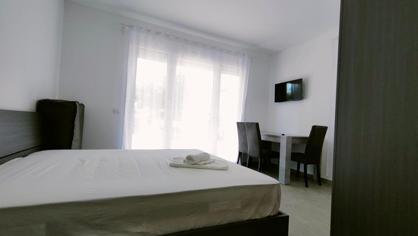 Villa Borghesi Suites Fronte Mare リミニ エクステリア 写真