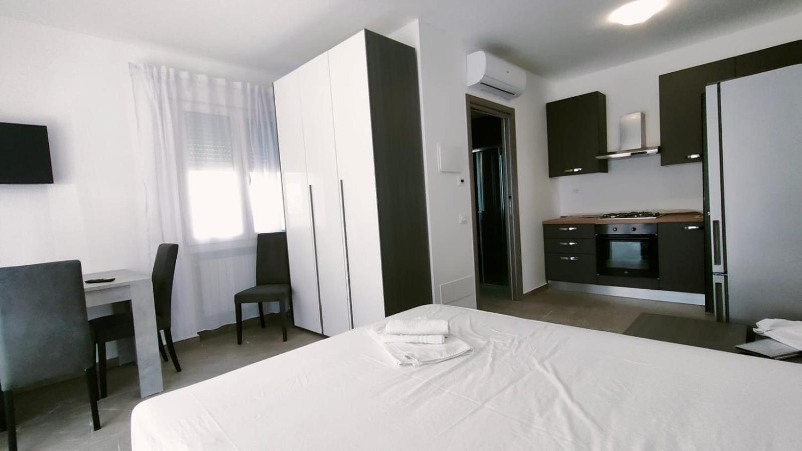 Villa Borghesi Suites Fronte Mare リミニ エクステリア 写真