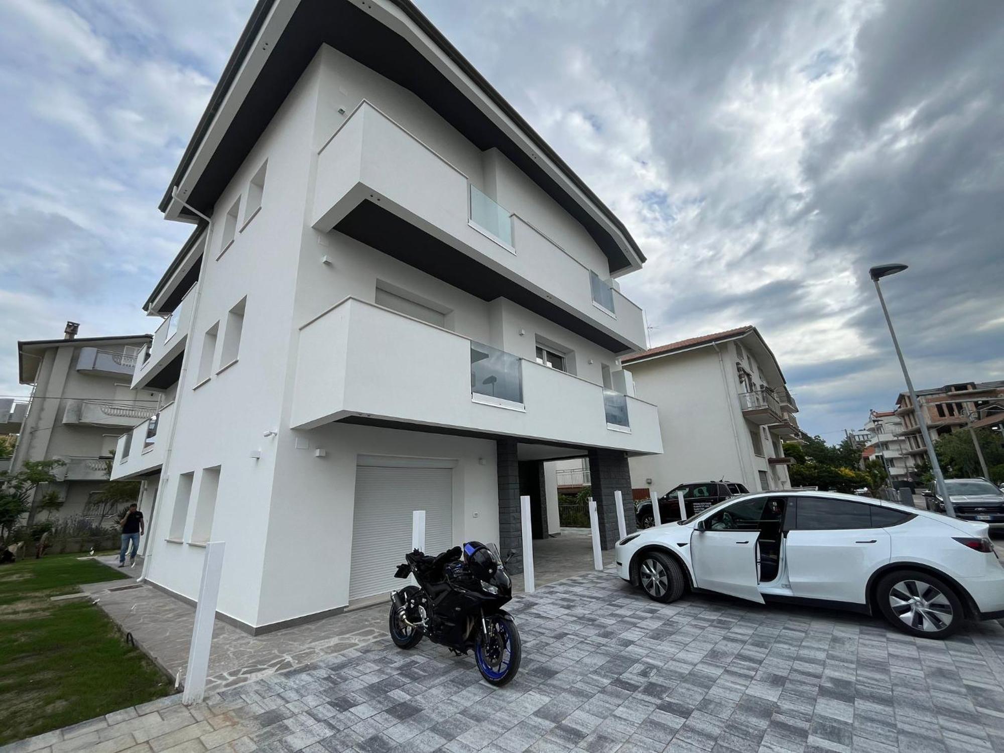 Villa Borghesi Suites Fronte Mare リミニ エクステリア 写真